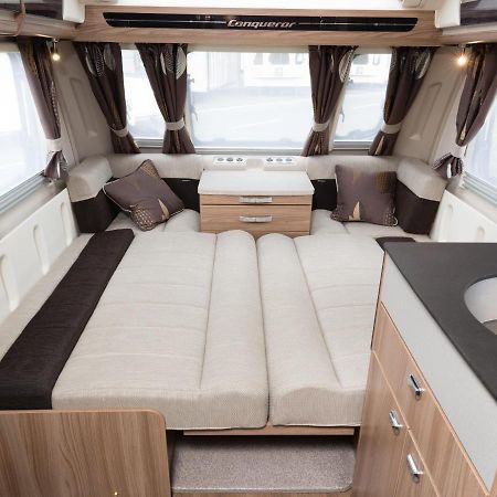 Highland Caravan Hotel Wick  Bagian luar foto