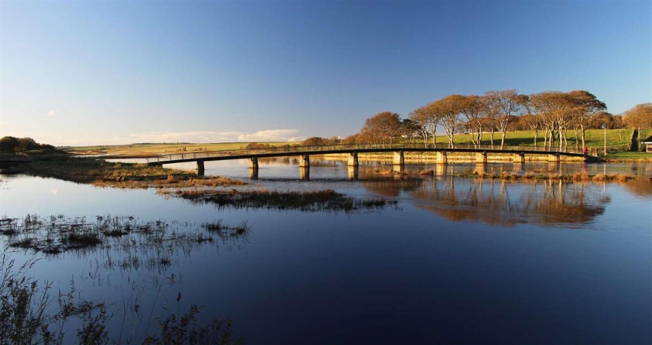 Highland Caravan Hotel Wick  Bagian luar foto