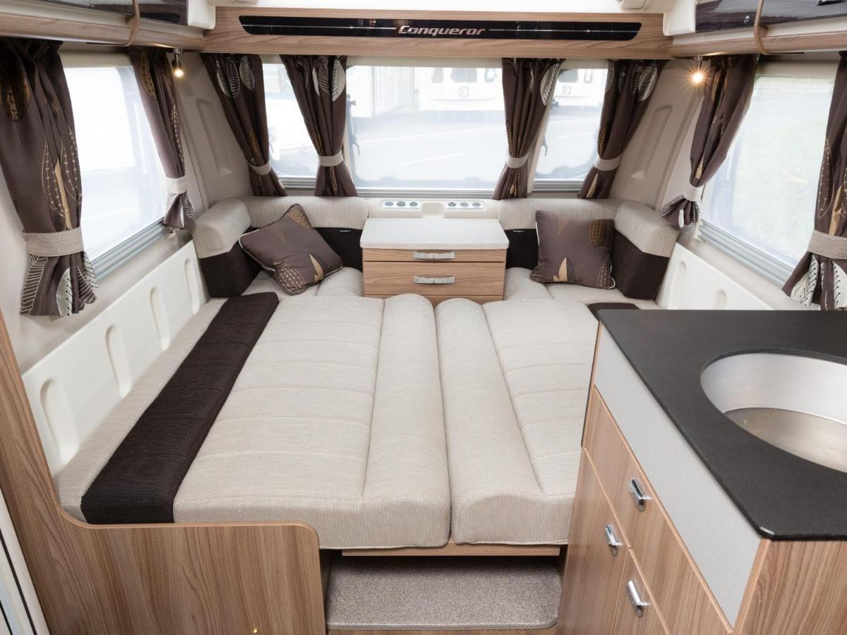 Highland Caravan Hotel Wick  Bagian luar foto