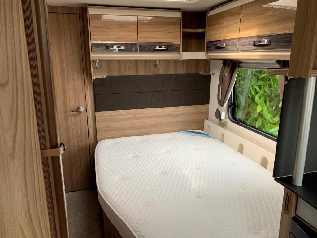 Highland Caravan Hotel Wick  Bagian luar foto